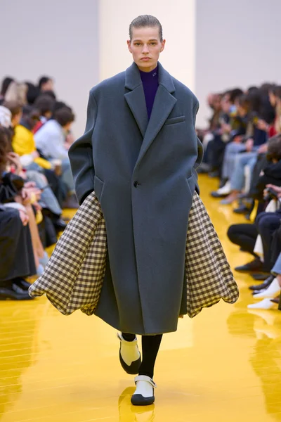Look 63
